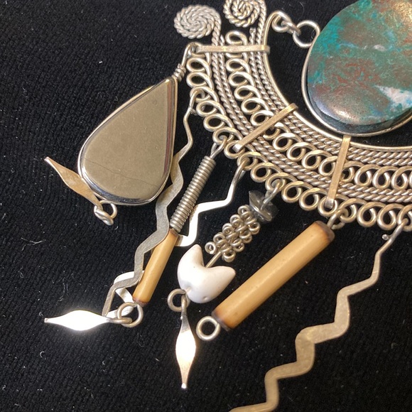 Wire Filigree Pin - Picture 5 of 5